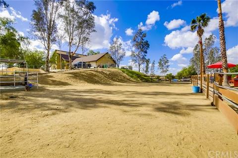1372 3rd St, Norco, CA 92860 photo 41