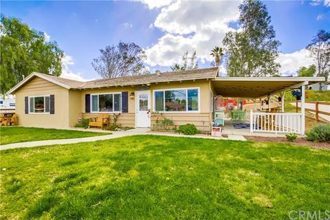 1372 3rd St, Norco, CA 92860 photo 4