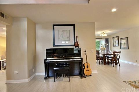 45 E Yale #24, Irvine, CA 92604 photo 2