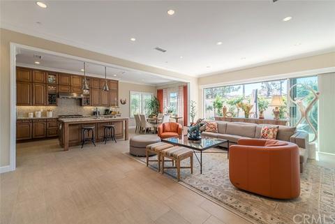 54 Bloomington, Irvine, CA 92620 photo 2