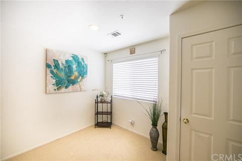 7467 Vicksburg Pl, Fontana, CA 92336 photo 14