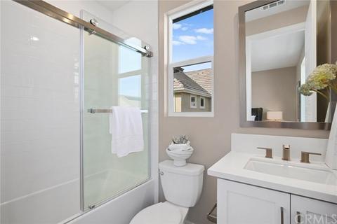 70 Hawking, Irvine, CA 92618 photo 31