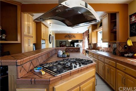 844 S Lowry St, Orange, CA 92869 photo 4