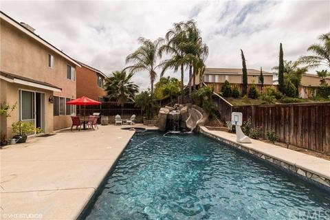 2538 Gilbert Ave, Corona, CA 92881 photo 2