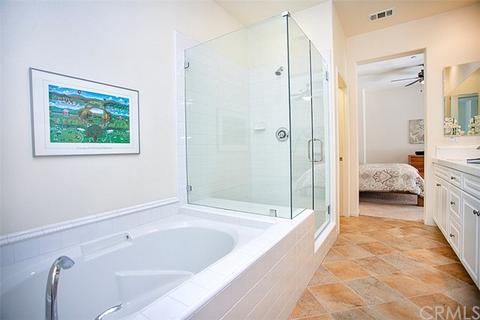 31 Hallmark, Irvine, CA 92620 photo 36