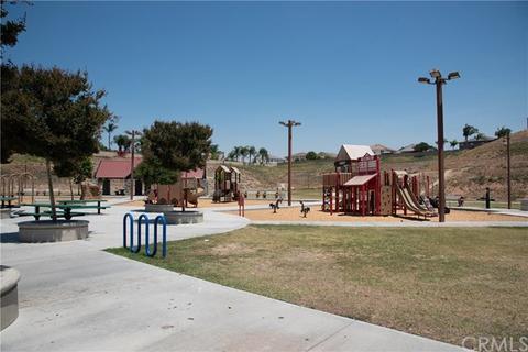 1833 Champlain Dr, Corona, CA 92880 photo 39