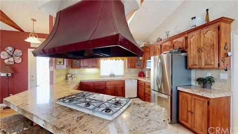 15087 Tacony Ct, Apple Valley, CA 92307 photo 2