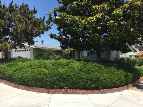 632 Darrell St, Costa Mesa, CA 92627 photo 2