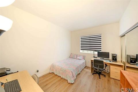 27 Iowa, Irvine, CA 92606 photo 12