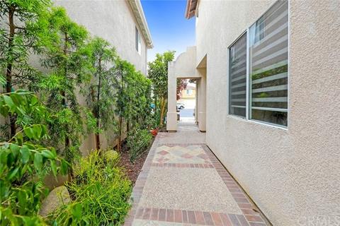 27 Iowa, Irvine, CA 92606 photo 30