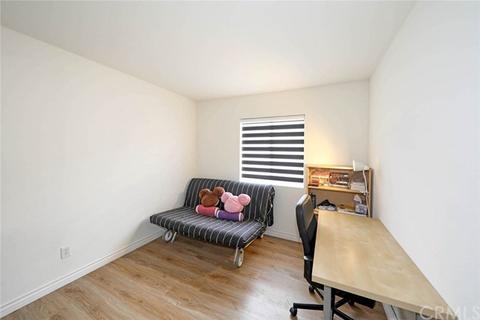 27 Iowa, Irvine, CA 92606 photo 21