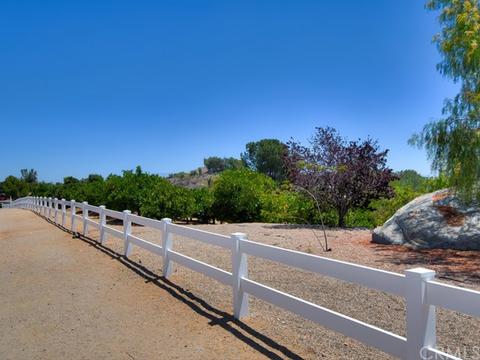 24560 Cornstalk Rd, Wildomar, CA 92595 photo 24