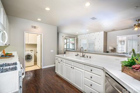 929 Somerville, Irvine, CA 92620 photo 4