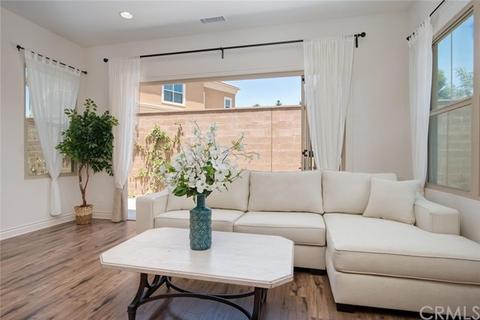 81 Dublin, Irvine, CA 92620 photo 8