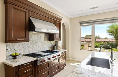 64 Heirloom, Irvine, CA 92618 photo 8