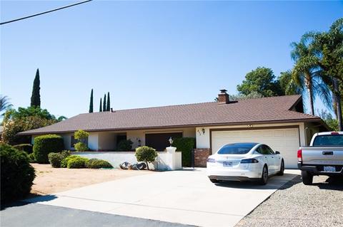 832 Hamilton Ln, Escondido, CA 92029 photo 2