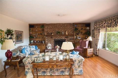 832 Hamilton Ln, Escondido, CA 92029 photo 4