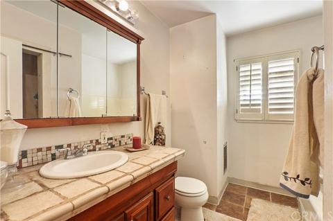 942 N Magnolia Ave, Rialto, CA 92376 photo 15