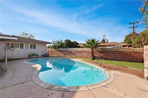 942 N Magnolia Ave, Rialto, CA 92376 photo 2