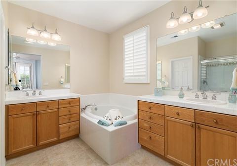 79 Spring Vly, Irvine, CA 92602 photo 16