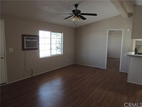 34 Hummingbird Ln, Oceanside, CA 92057 photo 4