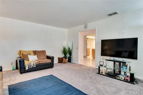 9134 Hawthorne Ave, Riverside, CA 92503 photo 9