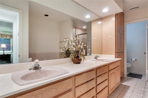 9134 Hawthorne Ave, Riverside, CA 92503 photo 12