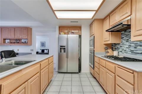 9134 Hawthorne Ave, Riverside, CA 92503 photo 3