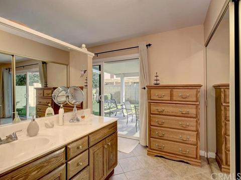 10698 Thomas Cir, Cypress, CA 90630 photo 17