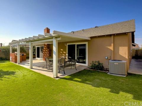 10698 Thomas Cir, Cypress, CA 90630 photo 25