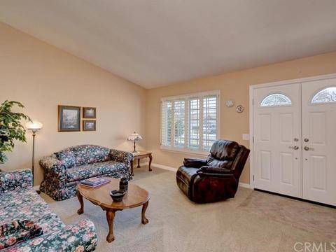 10698 Thomas Cir, Cypress, CA 90630 photo 4