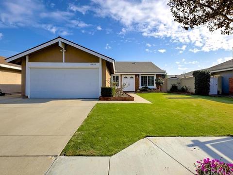10698 Thomas Cir, Cypress, CA 90630 photo 2