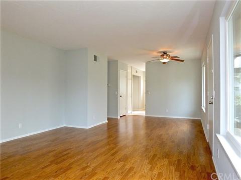 5271 Charing Cross Rd, Westminster, CA 92683 photo 10
