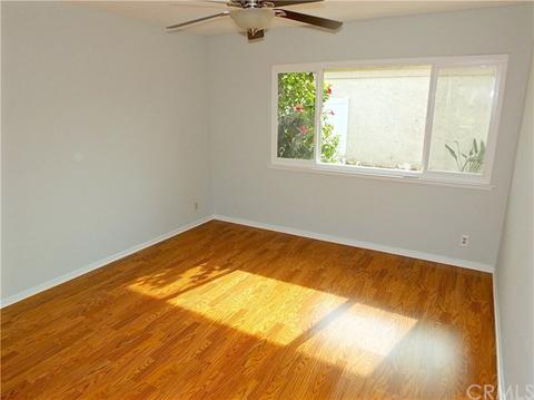 5271 Charing Cross Rd, Westminster, CA 92683 photo 18