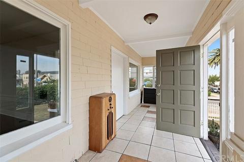 1593 Pine Ave, Long Beach, CA 90813 photo 2