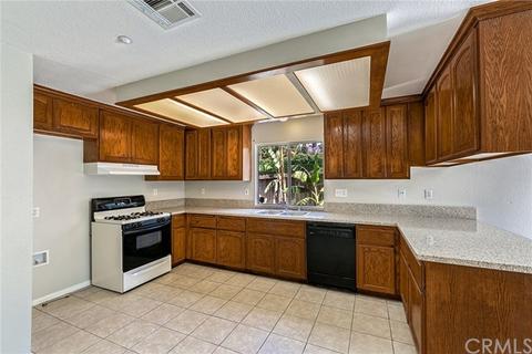 3754 Farnham Pl, Riverside, CA 92503 photo 4