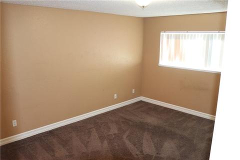 1241 American Dr, Riverside, CA 92501 photo 18