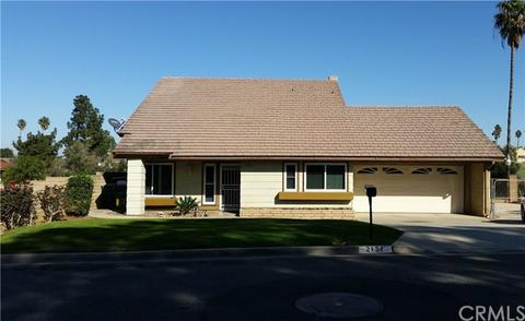 2131 Pine Crest Dr, Corona, CA 92882 photo 2
