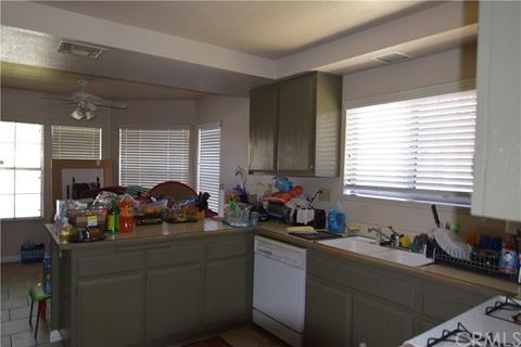 827 E Jackson St, Rialto, CA 92376 photo 3