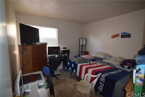 827 E Jackson St, Rialto, CA 92376 photo 6