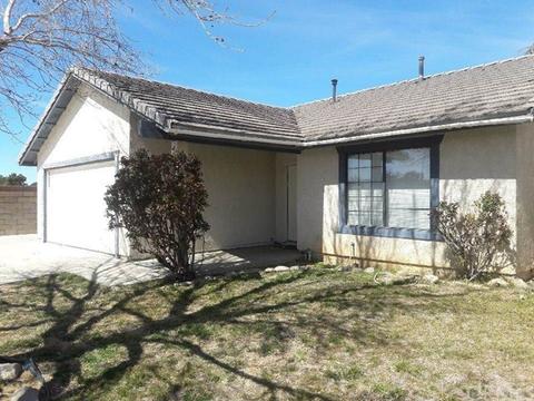 735 E Ivesbrook St, Lancaster, CA 93535 photo 1