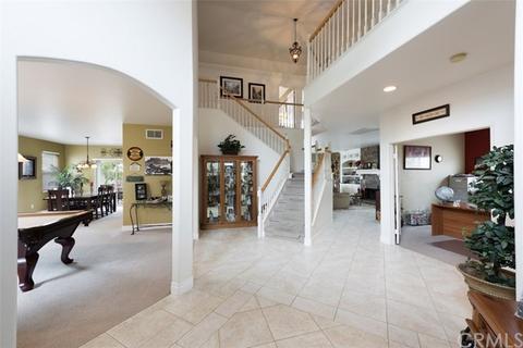 833 Greenridge Rd, Corona, CA 92882 photo 2
