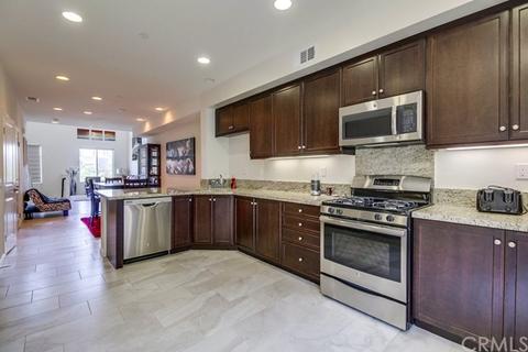 83 Waldorf, Irvine, CA 92612 photo 4