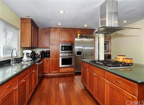 6101 E Los Arcos St, Long Beach, CA 90815 photo 2