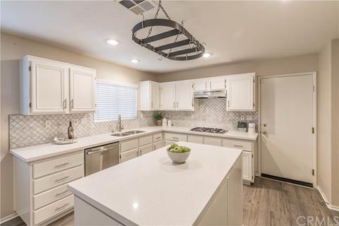 19038 Clover Ct, Riverside, CA 92508 photo 2