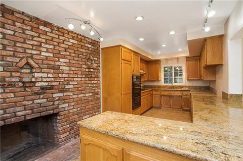 930 Adlena Dr, Fullerton, CA 92833 photo 2