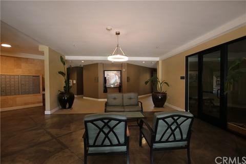 395 E 4th St #34, Long Beach, CA 90802 photo 2