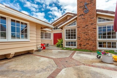 5626 E Crest De Ville Ave, Orange, CA 92867 photo 4
