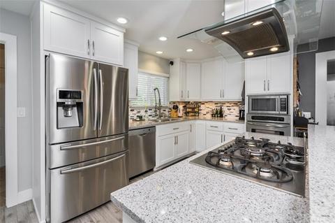 574 Sturgeon Dr, Costa Mesa, CA 92626 photo 4