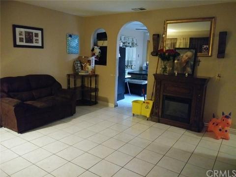 4829 Corwin Ln, Riverside, CA 92503 photo 2